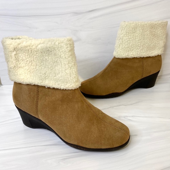AEROSOLES Shoes - Aerosoles Factory Taupe Cuffed Wedge Ankle Booties